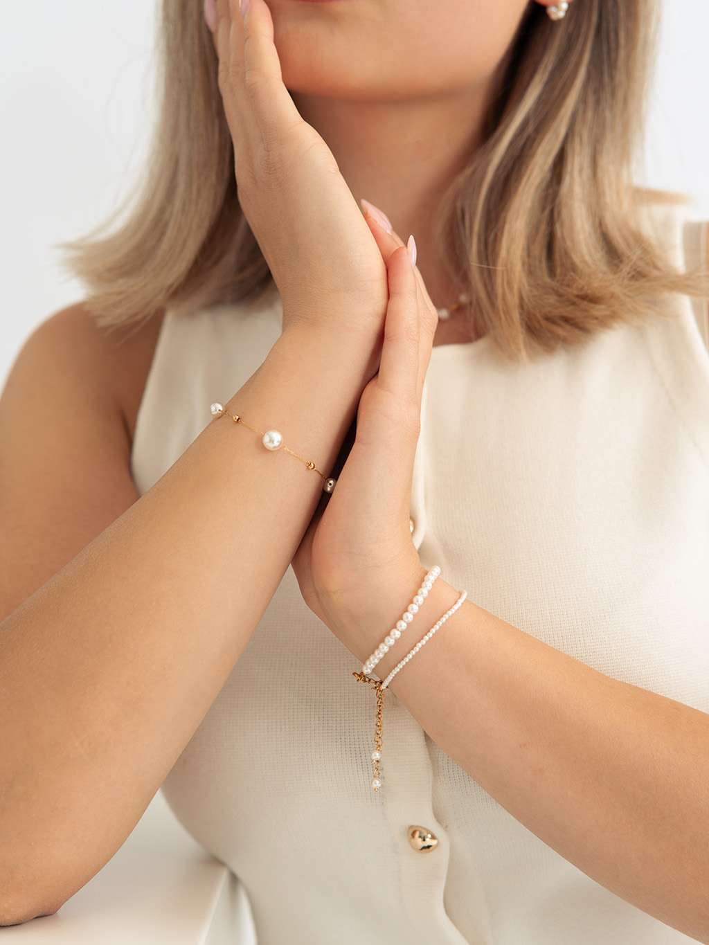 4mm Tiny Round Pearl Armband Gold