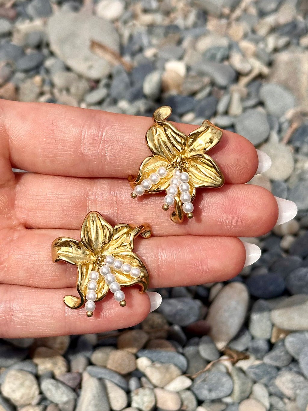 Flower and Pearl Ohrstecker Gold