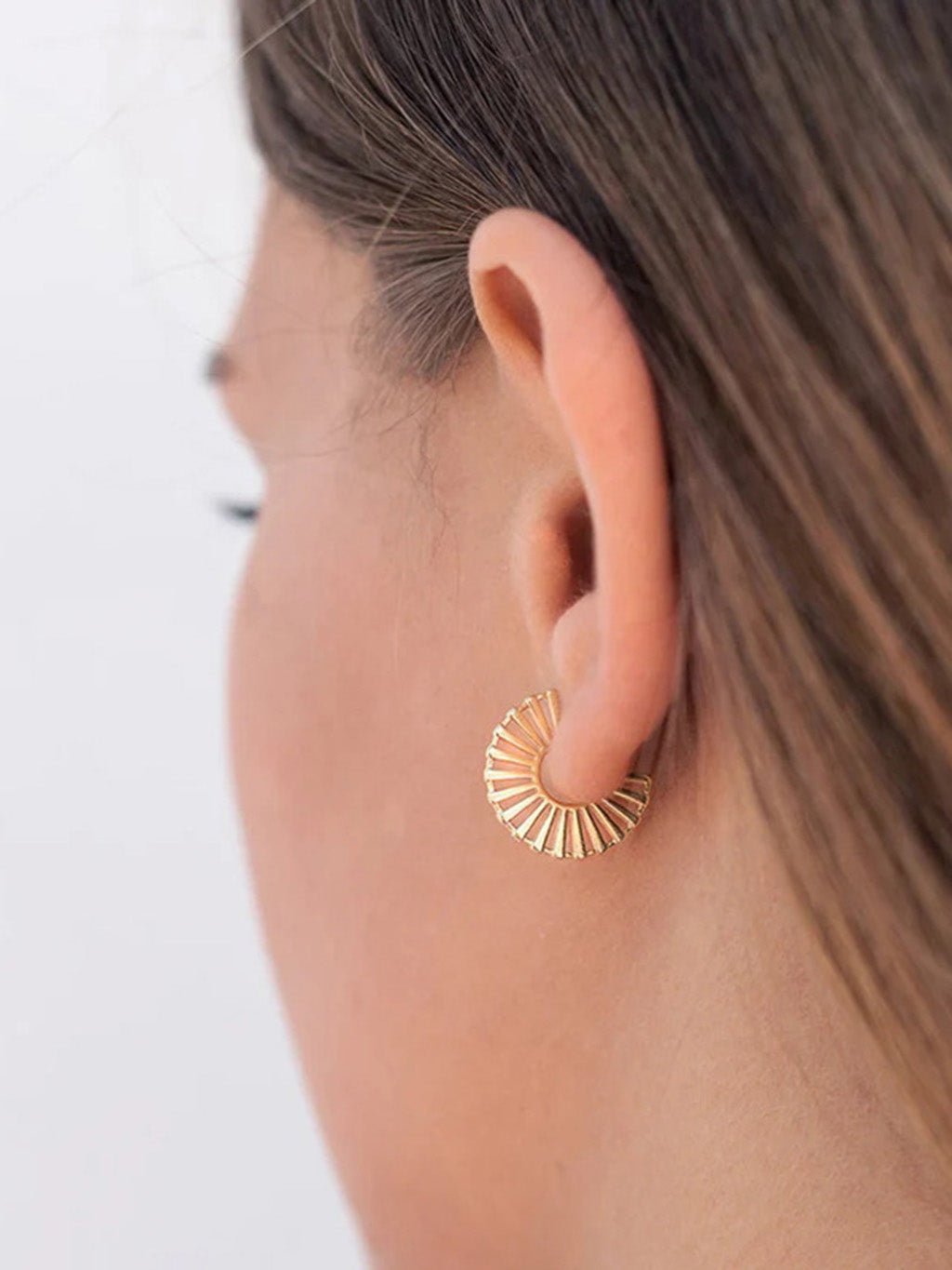 Gestreifte Ohrringe Gold
