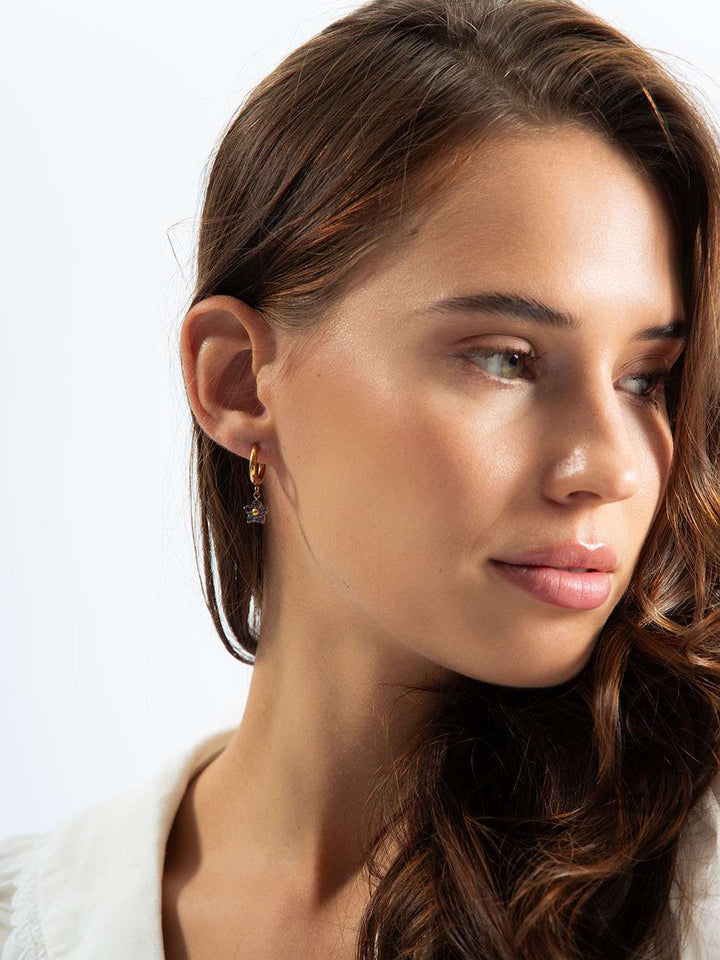 Little Flower Hoop Ohrringe Gold 10mm