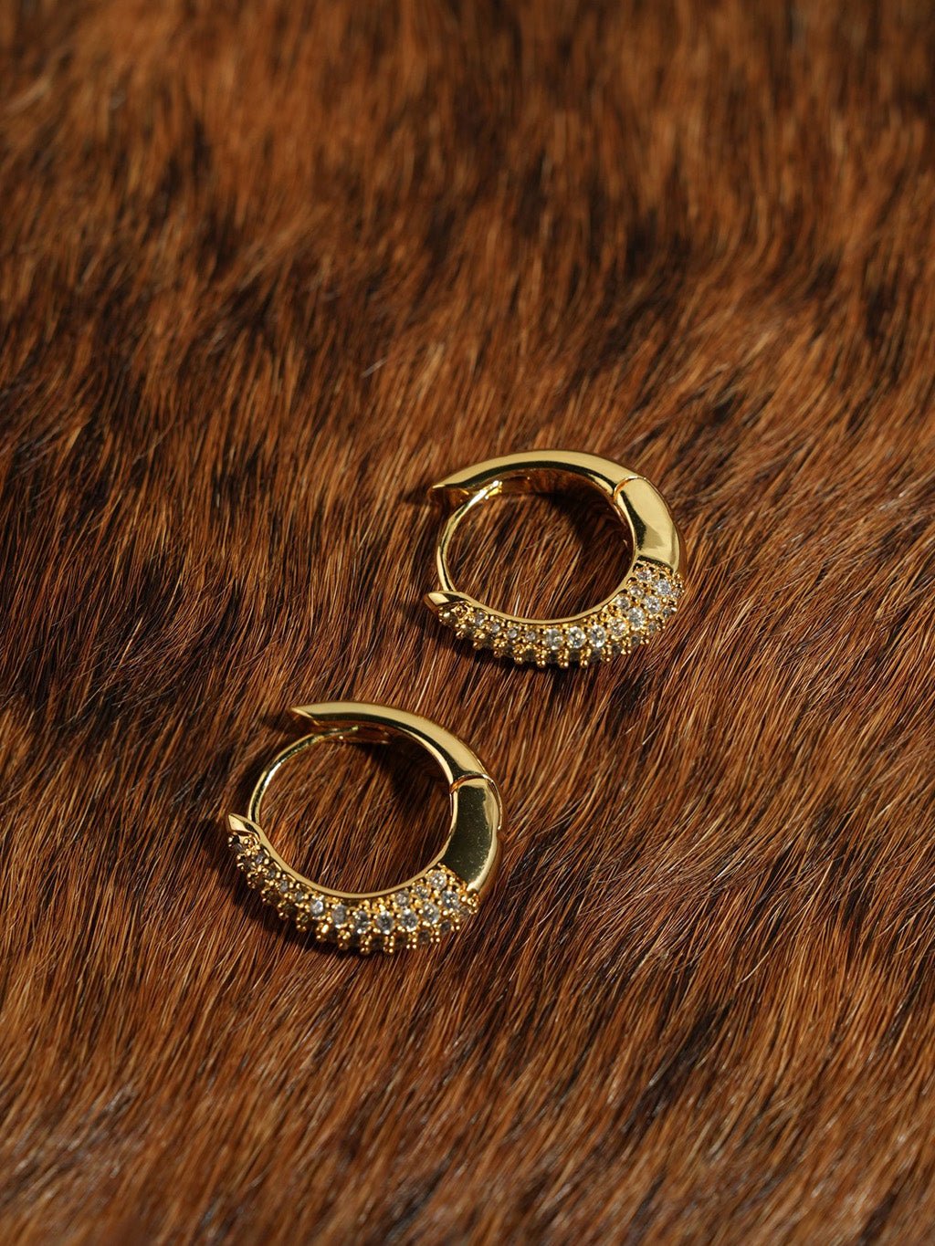 Oval Creolen Gold mit Zirkonia Steinen