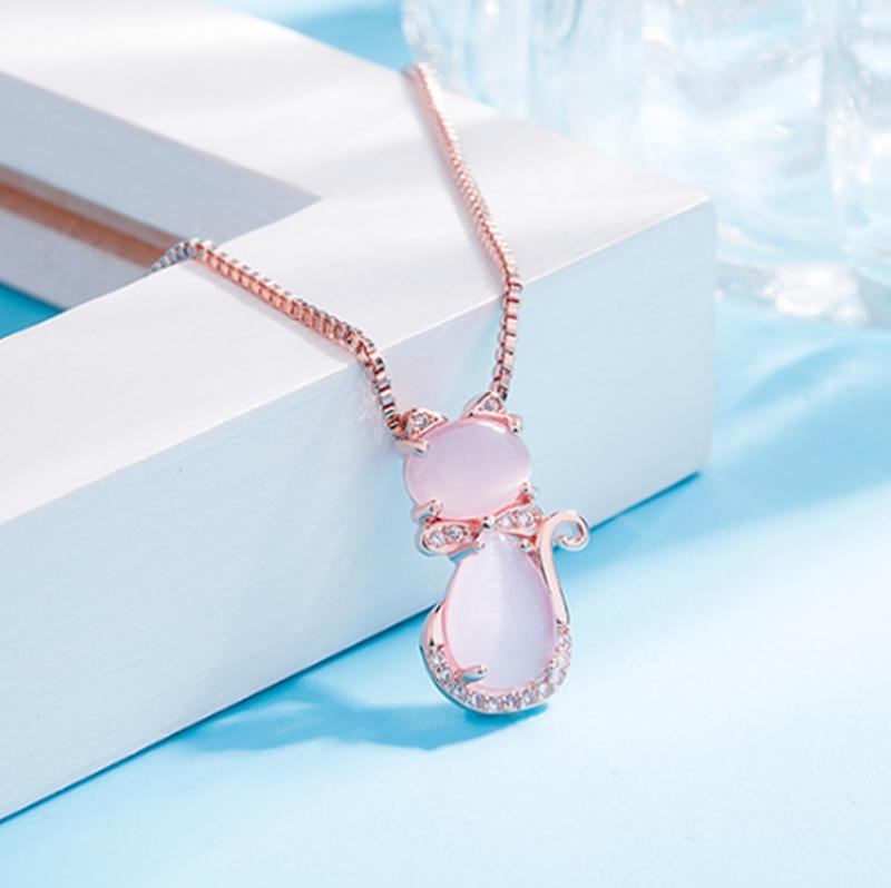 Adorable Pink Stone Cat Necklace with Zircon