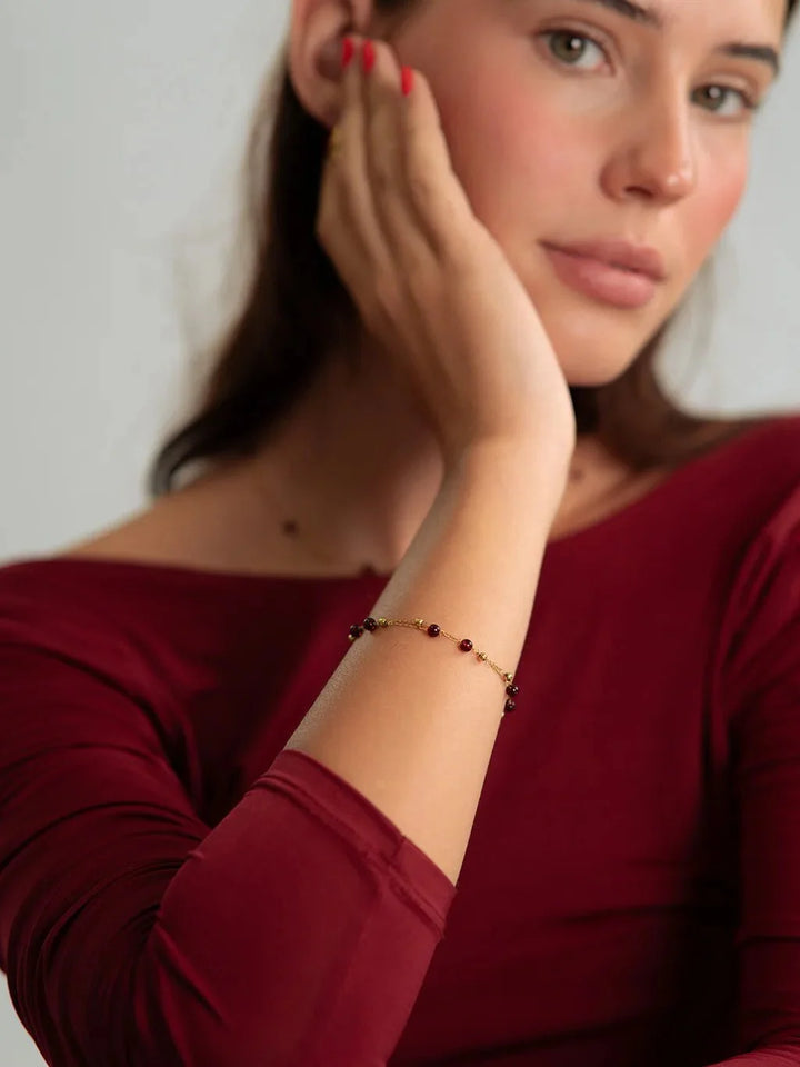 Red Bead Armband Gold