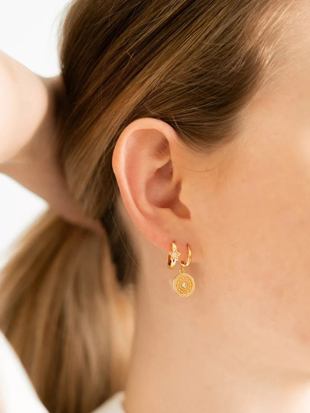 Star Hoop Ohrringe Gold 11mm