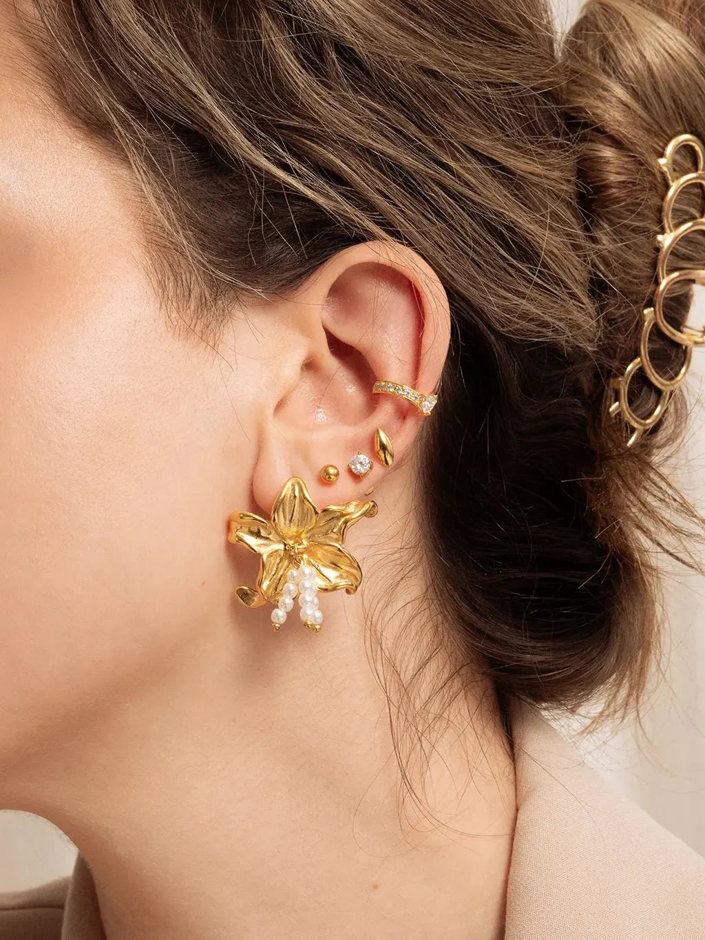 Flower and Pearl Ohrstecker Gold