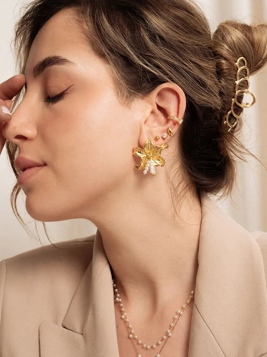 Flower and Pearl Ohrstecker Gold