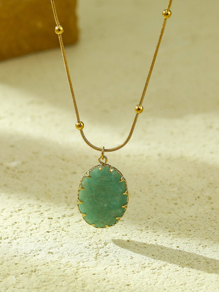 Vergoldeter Anhänger mit grünem Heilstein Kette Gold