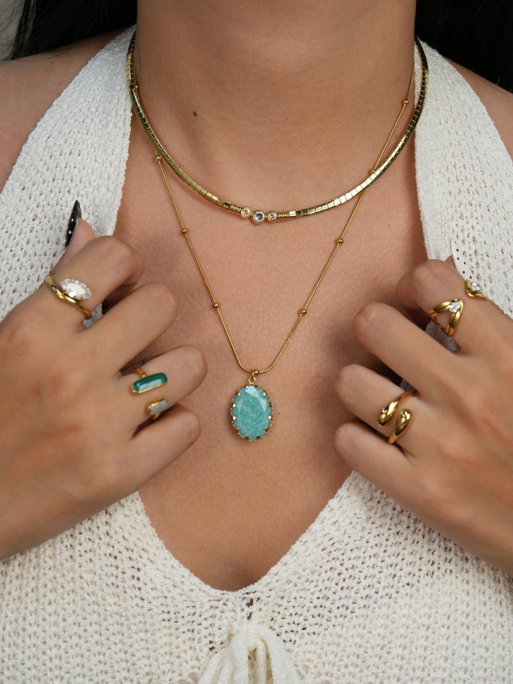 Vergoldeter Anhänger mit grünem Heilstein Kette Gold