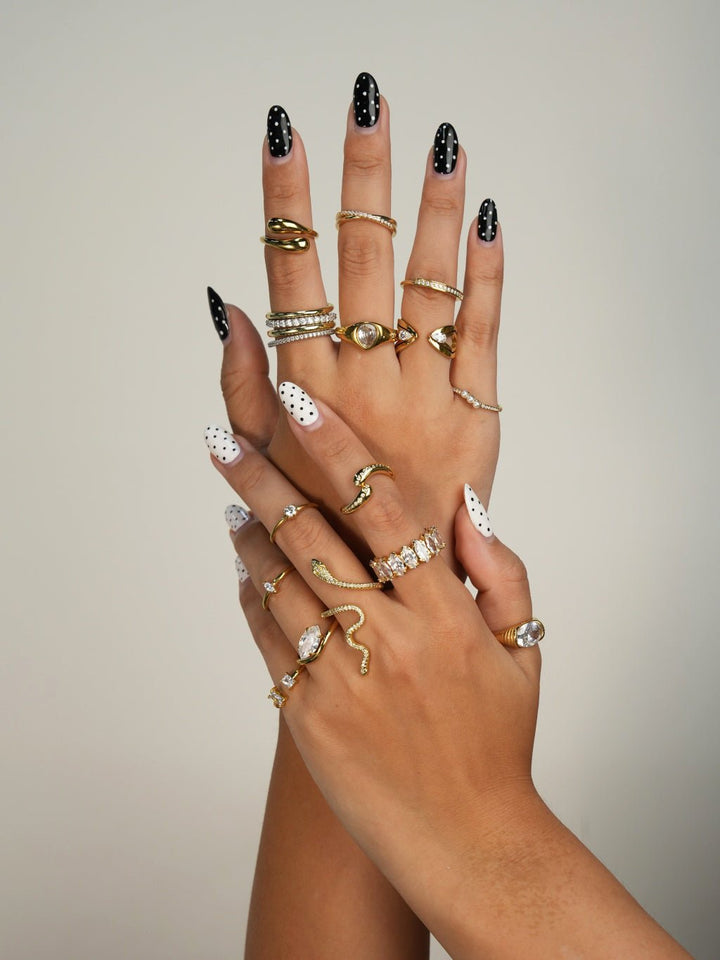 Sparkling Snake Ring Gold