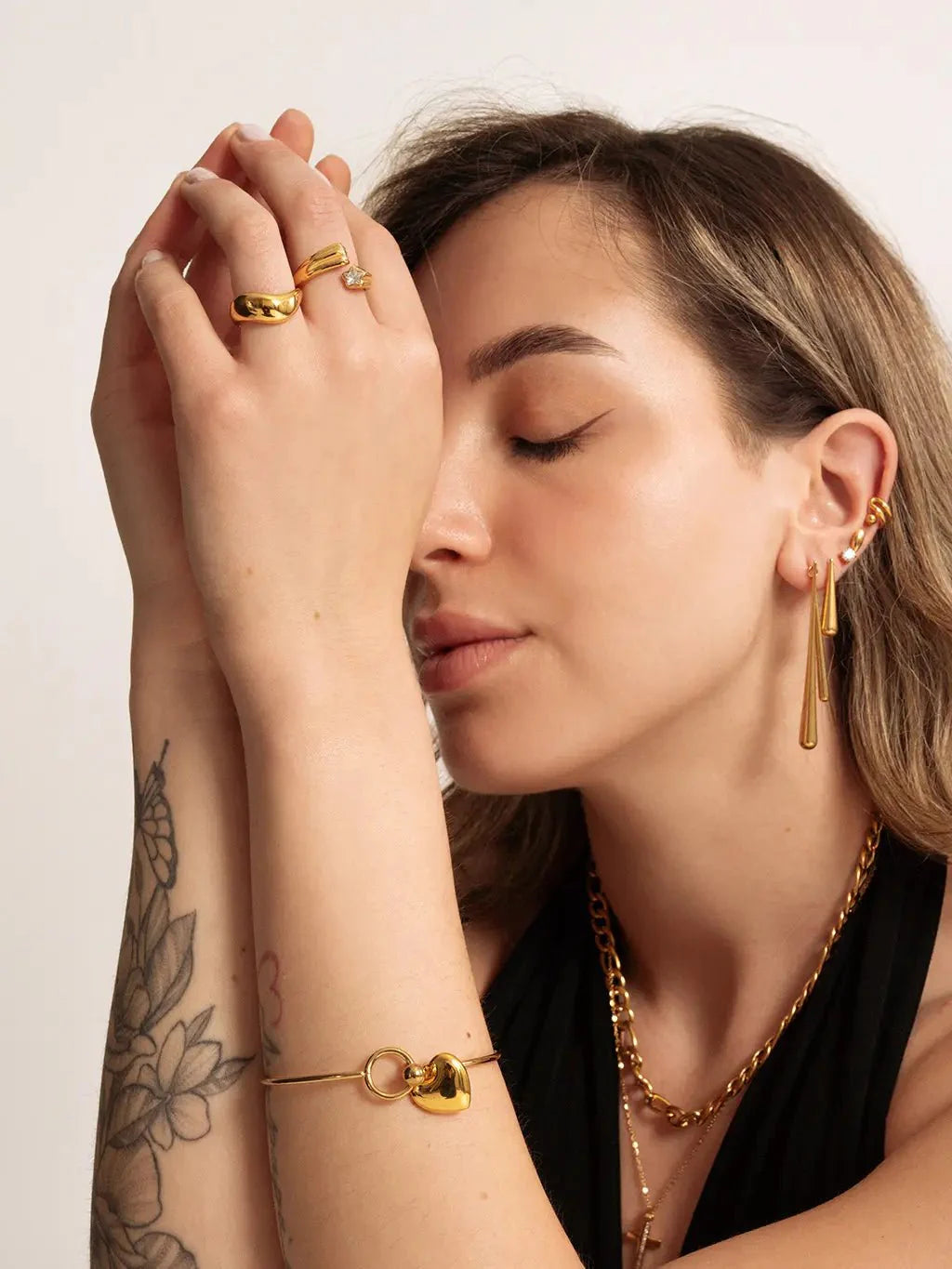 Wavy Bolded Large Ring Gold