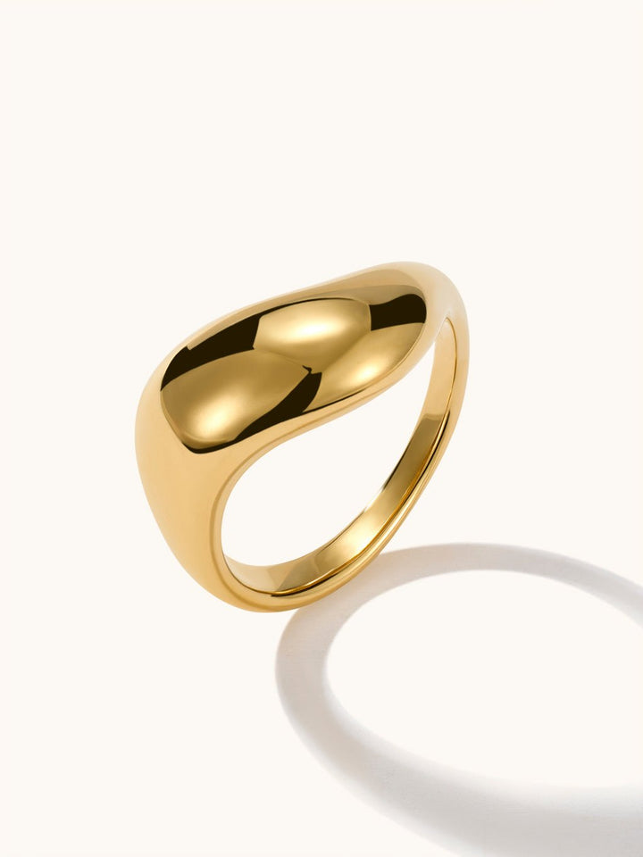 Wavy Bolded Large Ring Gold