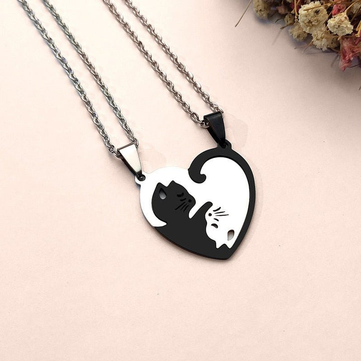 Collana con gatto bianco e nero yin yang